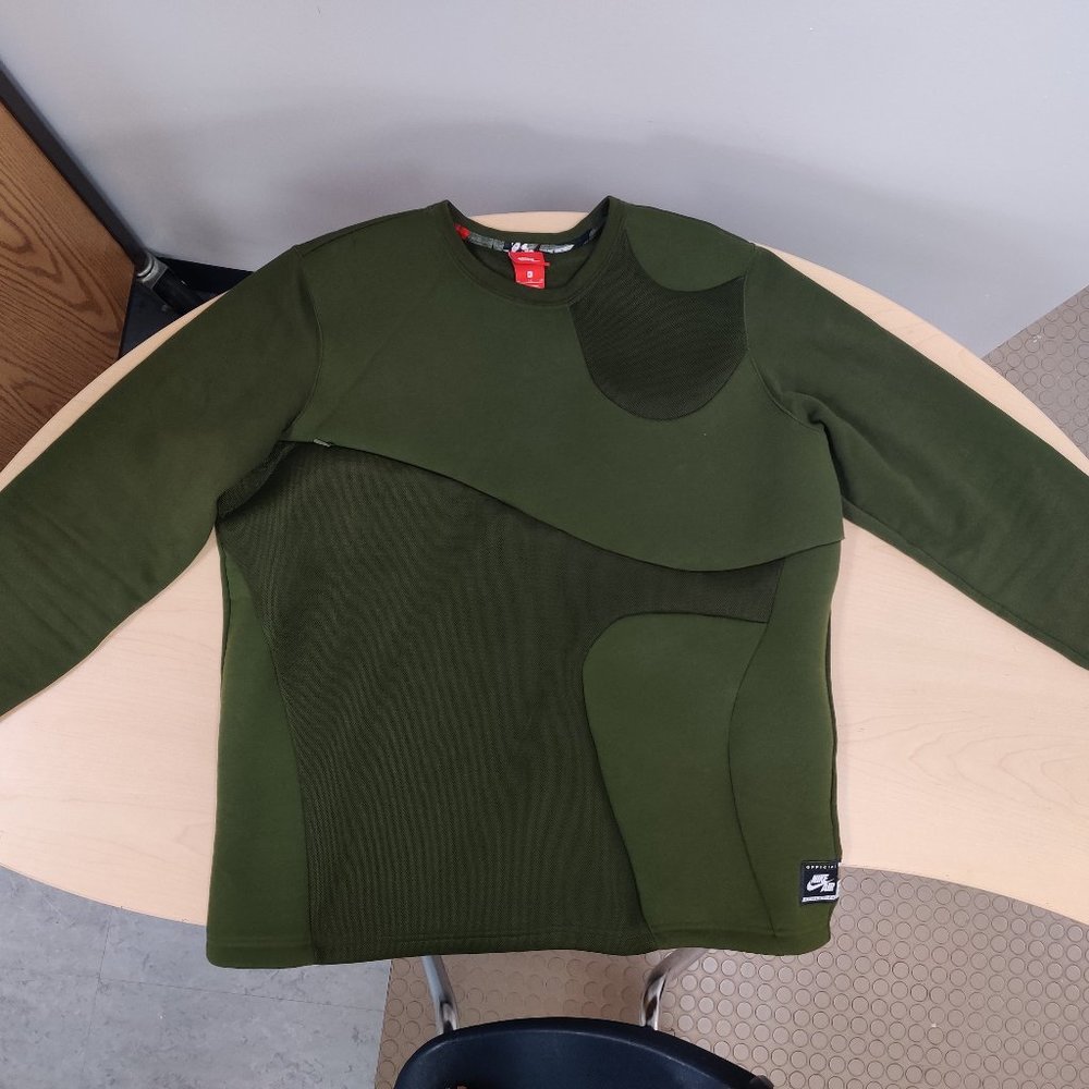 Vintage Nike Men's sweat shirt Y2k Drill size Large with front zipper large